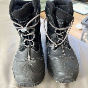 Columbia winter boots, youth/ladies size 6